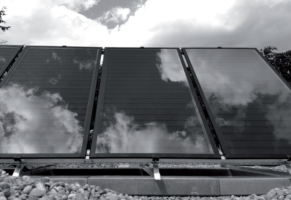 Sestava solárních panelů pro ohřev teplé vody